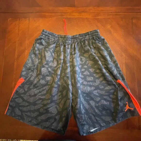 Jordan Camo Dri-Fit men’s basketball shorts - Picture 2 of 5